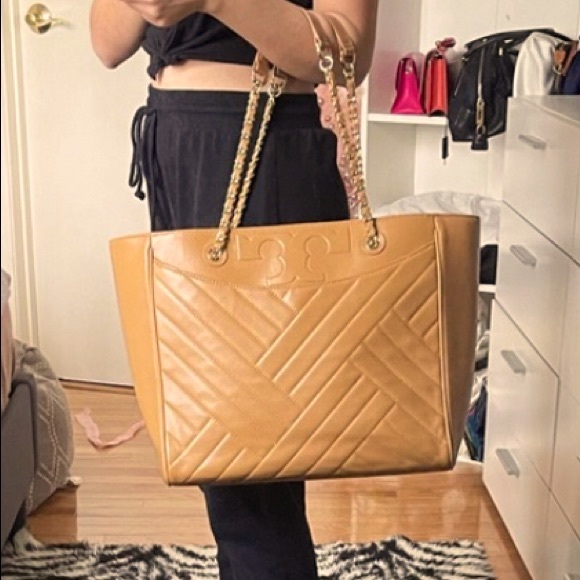 Tory Burch Handbags - Beautiful large Tory Burch quilted leather Tote Bag in a neutral caramel brown